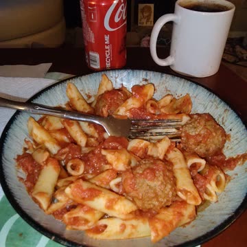 Eating Creamette Mostacciolli, Dbn, MI, 11/14/23