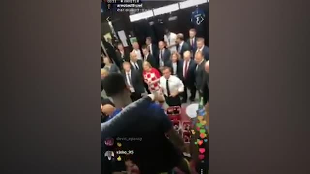 Kolinda upala Francuzima u svlačionicu