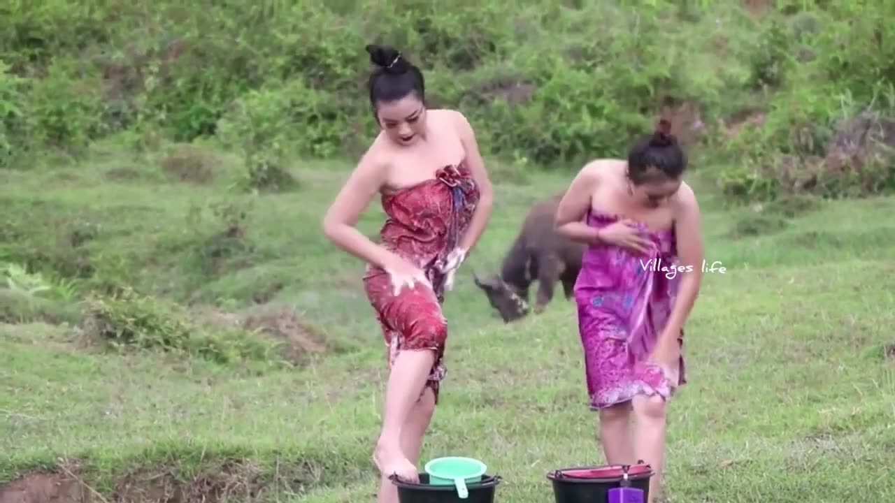 Beautiful Girl Village Bathing- Bath in River Village Girls