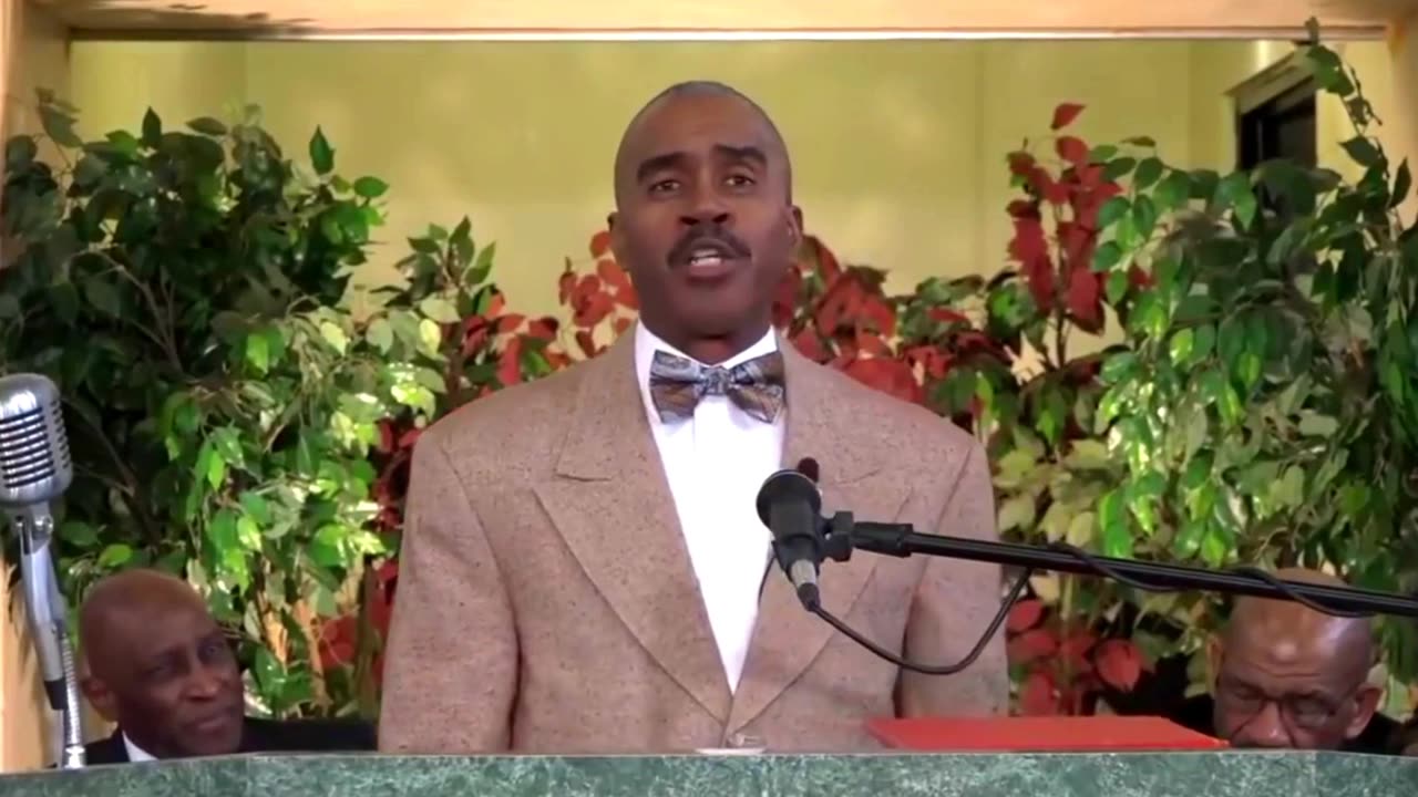 Pastor Gino Jennings: "Fake Signs In Churches"