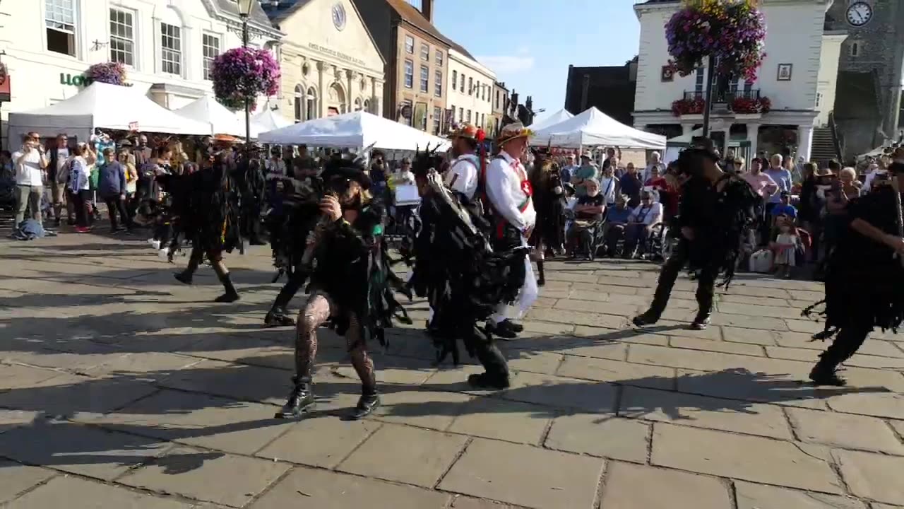 Beltane Border Morris dance Firedance, Wallingford Bunkfest Sun 2nd Sept 2018