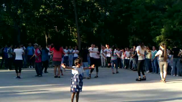 children dance of xinjiang