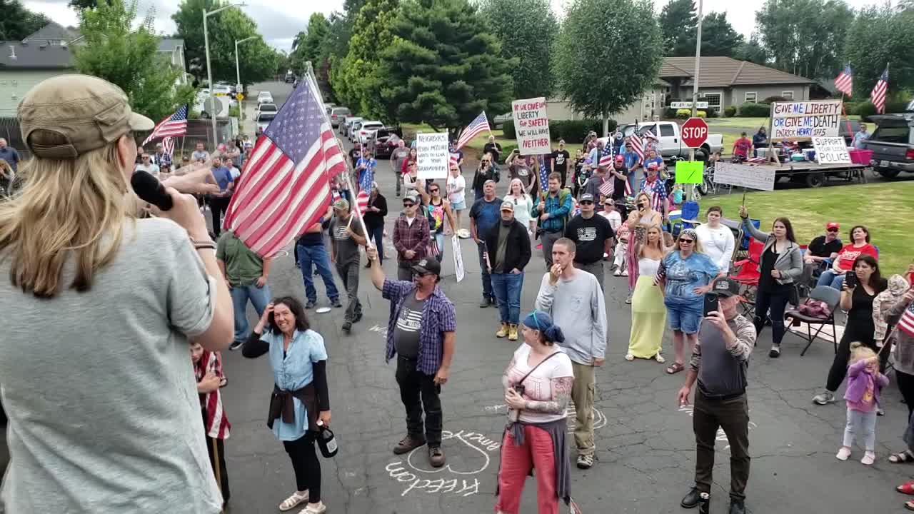 Flash back: rally in front of Prosecuting attorney's home