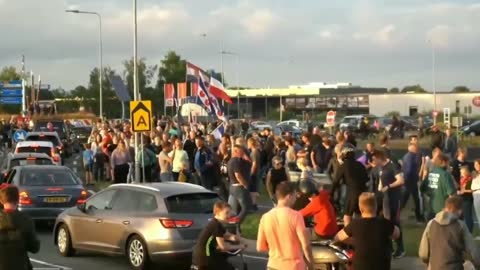 Nizozemsko - Občané se postavili na mosty a ulice, aby podpořili protestující zemědělce