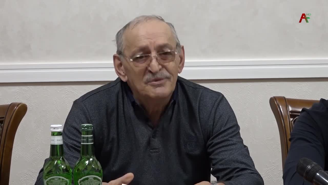 У Аслана Бжания состоялась встреча с представителями села Адзюбжа