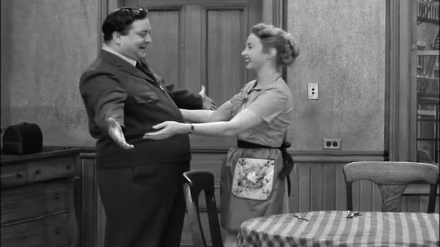 Honeymooners E21 (A Dog's Life)