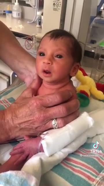 dziecko od matki która została zaszczepiona