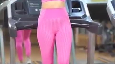 Gym girl work out looking great