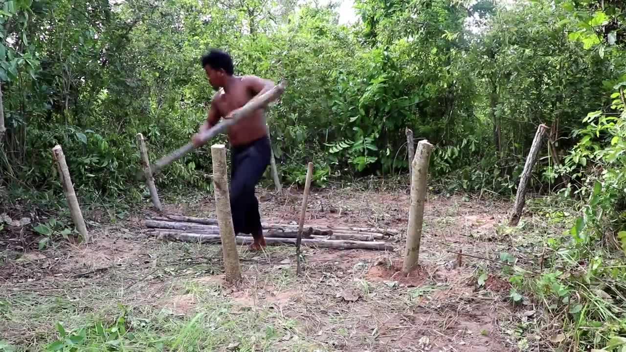 Build The Most Beautiful Ancient House in Deep Jungle By Ancient Skill