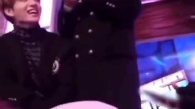 BTS other members laughing vs jin's laughing