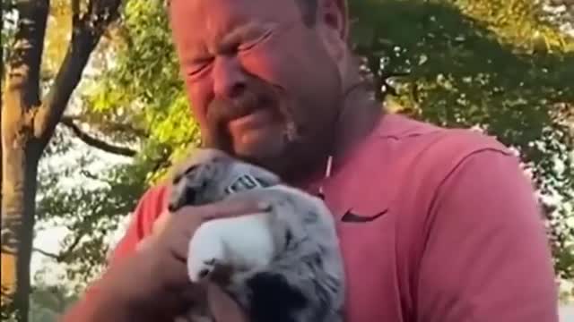 Man's family surprises him with a new puppy 😥😥