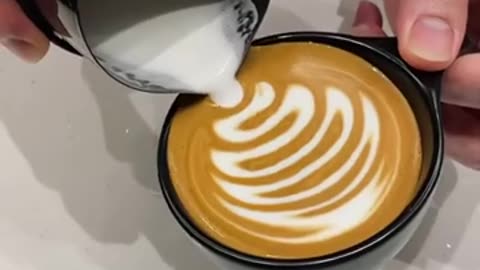 The easiest way to draw slow rosetta on a coffee latte