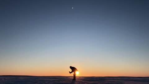 Boiling water meets Arctic skies