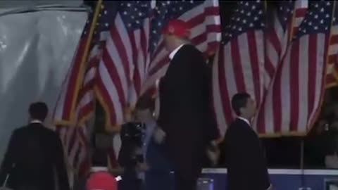 Texas: Trump Rallye 22.10.2022 Air Q in Front of 17 Flags!