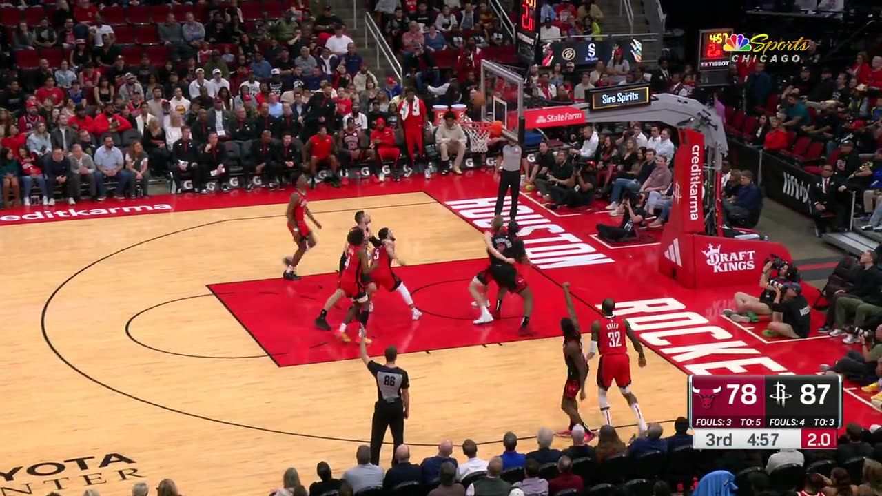 Dosunmu Heats Up! Bulls' Guard Nears 30 Points in Third Quarter