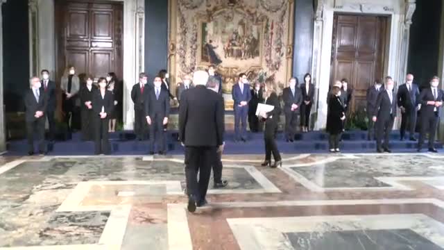 Governo draghi. La foto farsa, dei SOLITI PARASSITI