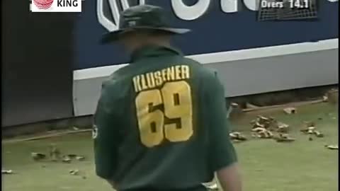 Saeed Anwar hit 2 sixes of Alan Donald @ Cape Town 1998