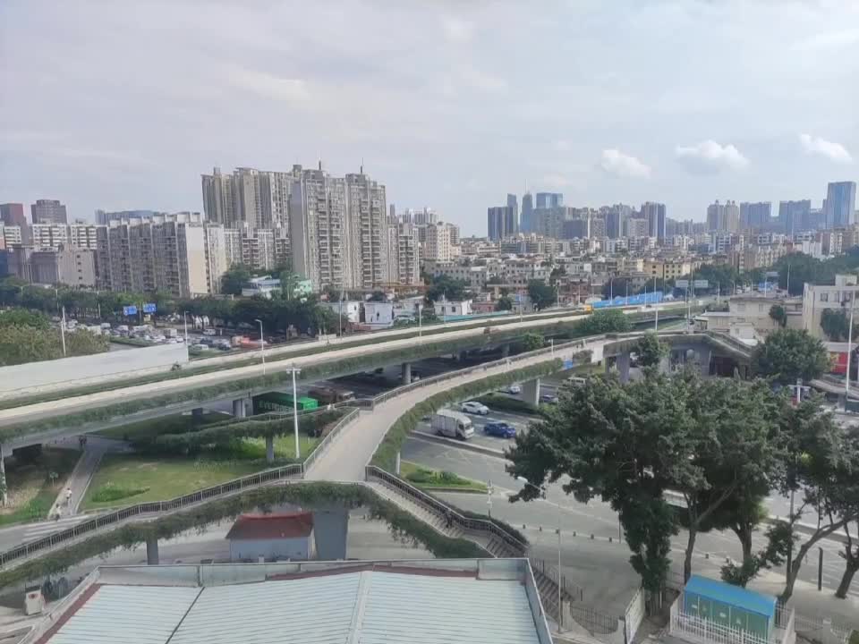 The roads in Shenzhen on weekends