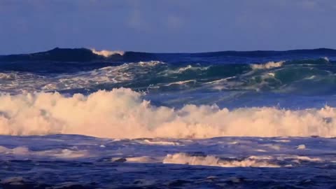 Relaxing Sounds of Ocean Waves With Stunning Views of Sunset