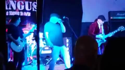 100% Angus A AC/DC Tribute Band "Shoot The Thrill" AC/DC Cover