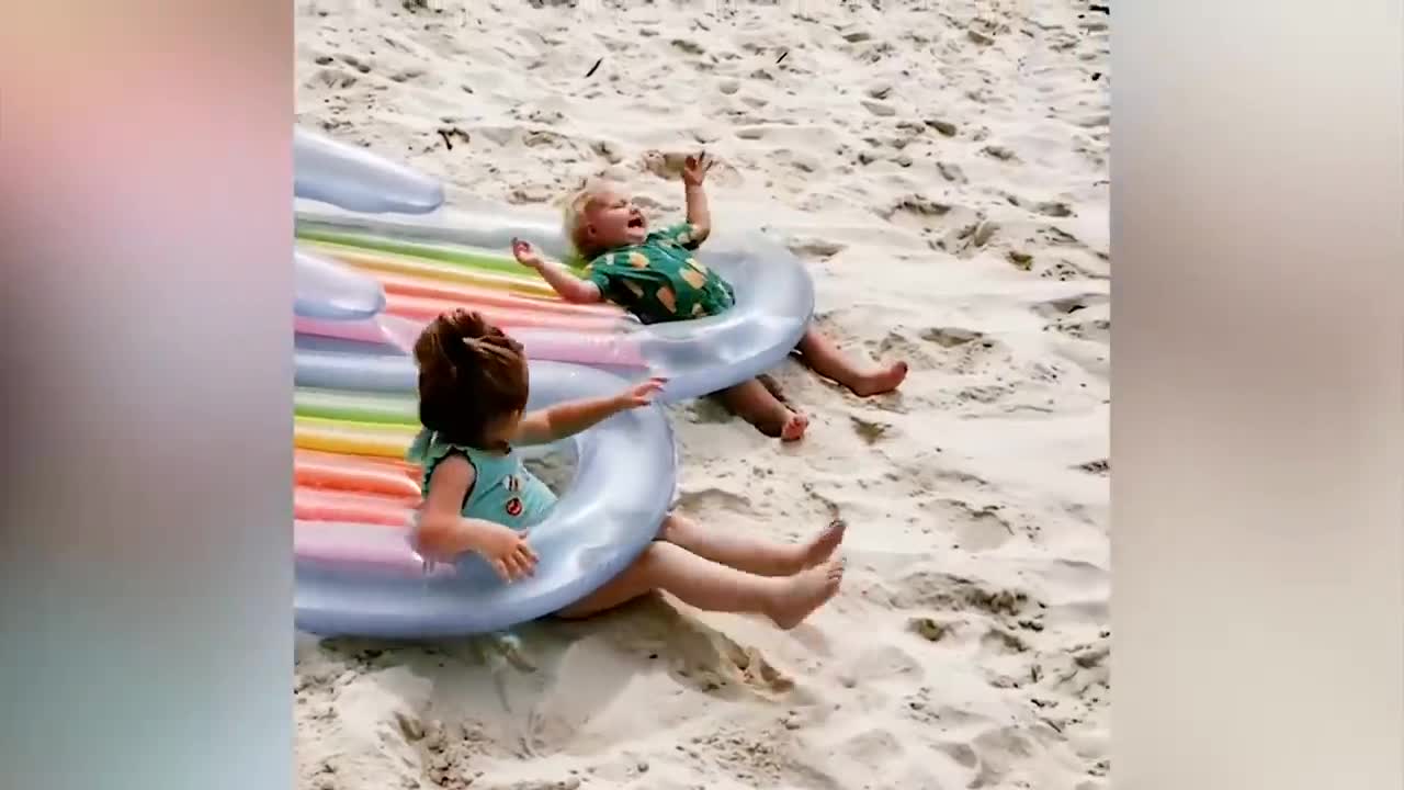 Top Funny Babies On The Beach - Baby Outdoor Moments - Cool Peachy