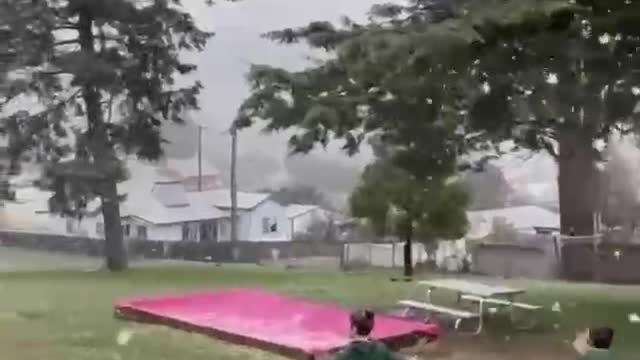 A teacher in Australia stopped her lesson so the children could enjoy the first snow