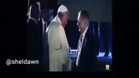 Pope Kisses the Hands of Rothschild, Rockefeller & Kissinger