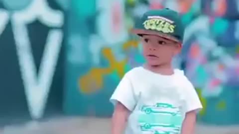 Funny baby dancing Whatsapp status