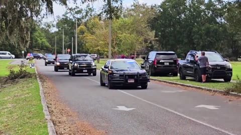 Breaking: Biden arrives in Florida to steady chants of “F Joe Biden” 🤣