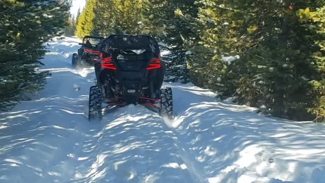 SXs Snowbashing in Wyoming