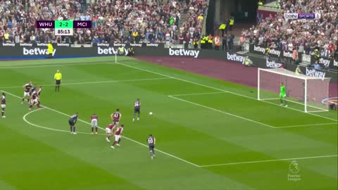 محرز ضربة جزاء ضائعة