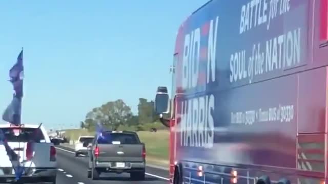 Full video of the Harris/Biden campaign bus incident