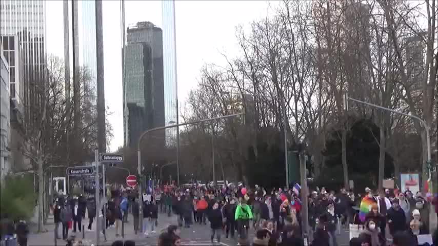 Impressionen von Frankfurts Großdemo am 12.02.2022