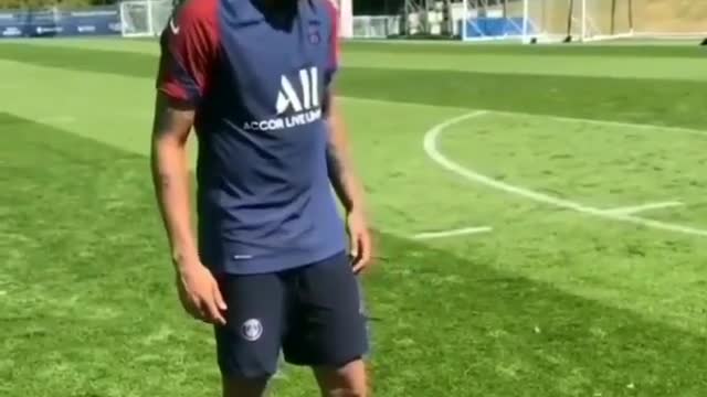 neymar jr hitting miss