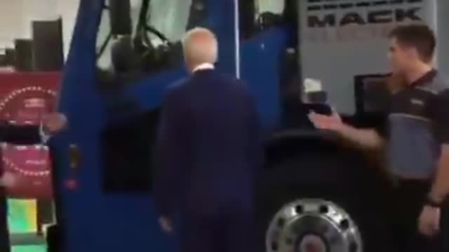 Biden can’t drive 😂😂 TURN UP SOUND