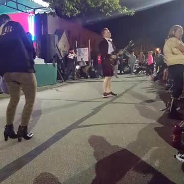 100% Angus A AC/DC Tribute Band "Guitar Solo"