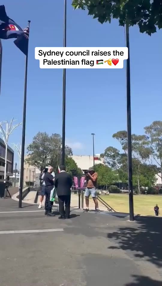SYDNEY COUNCIL RAISES PALESTINIAN FLAG