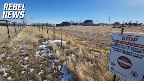 This is the border between Canada and the US near Coutts, Alberta / Sweet Grass, Montana