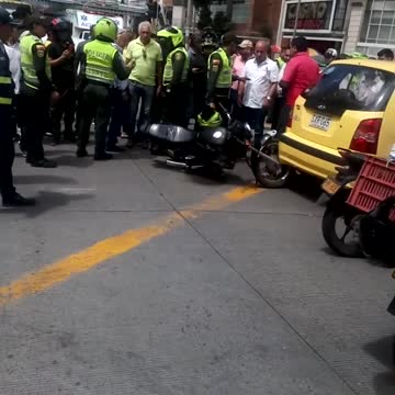Video: Hurto terminó en persecución y accidente en el centro de Bucaramanga