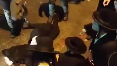 Anti Zionist Jewish clergymen violently beaten by Israeli police!