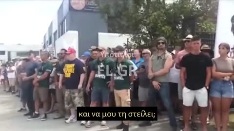 ΑΥΣΤΡΑΛΙΑ-ΜΠΗΚΑΝ ΜΠΡΟΣΤΑ ΣΕ ΚΑΦΕΤΕΡΕΙΑ.