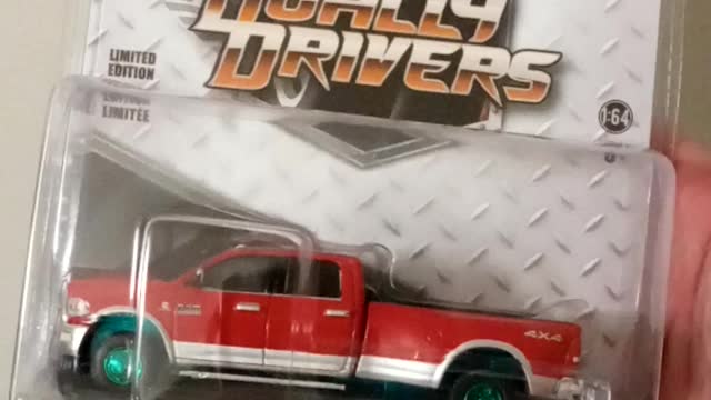 Greenlight DUALLY DRIVERS Green machine chase car