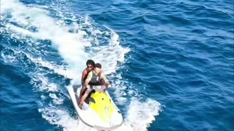 Maldives jet ski with my black and white friend 😁🌊