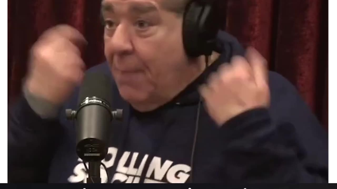 High on mushrooms and watching The Exorcist - Joe Rogan, Joey Diaz #jre #joeydiaz