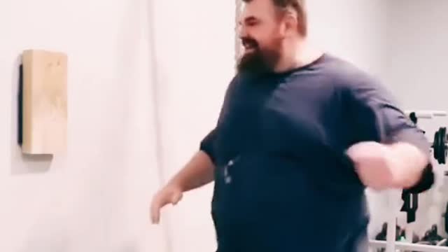 Powerful stuffing hands