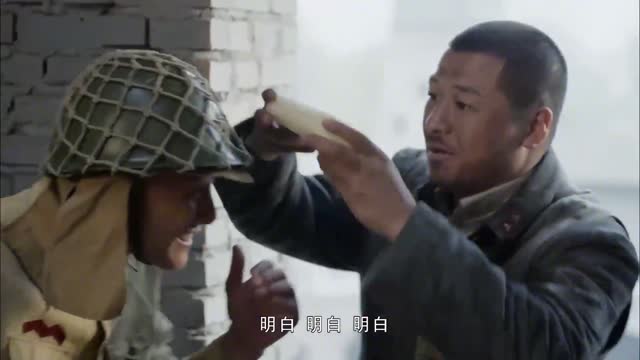 The devil wants to learn to cut the noodles with a knife