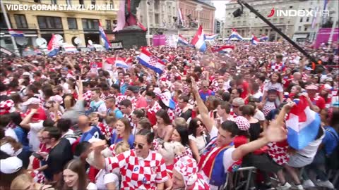 Luda atmosfera na zagrebačkom trgu prije dočeka Vatrenih