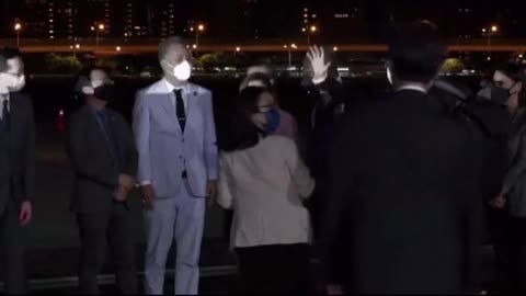 Nancy Pelosi arrives in Taiwan!!