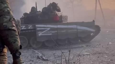 Chechens in Mariupol with the support of Russian tanks.