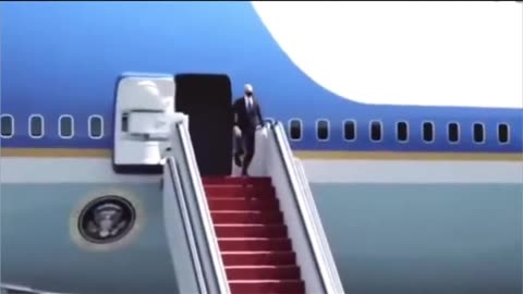 The suspended step of Joe Biden-To μετέωρο βήμα του Joe Biden